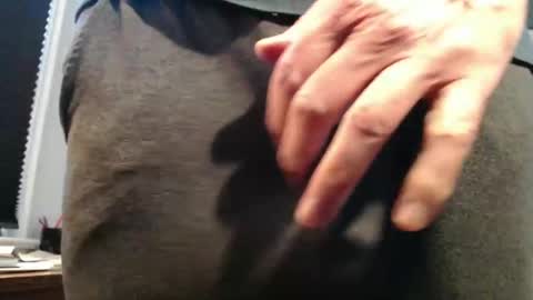 Big uncut cock dripping online show from October 27, 2025, 1:04 pm