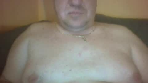 vastagfasz magyar apuci online show from June 13, 2026, 9:46 pm