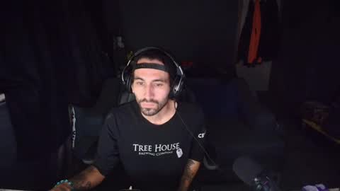 Snapshot of hungbidad666 chatting on September 15, 2025, 1:38 am FootLover online show from September 15, 2025, 1:38 am