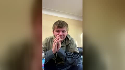 Snapshot of hungdaddy450 chatting on December 4, 2025, 5:21 pm hungdaddy450 online show from December 4, 2025, 5:21 pm