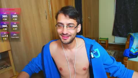 Snapshot of hungeddy chatting on December 4, 2024, 6:22 am Eddy online show from December 4, 2024, 6:22 am