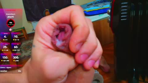 Snapshot of hungeddy chatting on December 4, 2024, 12:36 pm Eddy online show from December 4, 2024, 12:36 pm