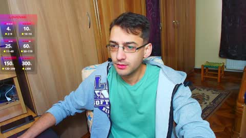 Snapshot of hungeddy chatting on December 12, 2024, 10:45 am Eddy online show from December 12, 2024, 10:45 am