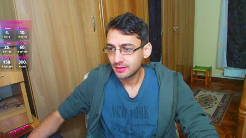 Snapshot of hungeddy chatting on December 25, 2024, 11:33 am Eddy online show from December 25, 2024, 11:33 am