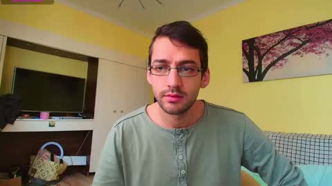 Snapshot of hungeddy chatting on December 16, 2025, 8:52 am Eddy online show from December 16, 2025, 8:52 am