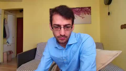 Snapshot of hungeddy chatting on December 18, 2025, 9:15 am Eddy online show from December 18, 2025, 9:15 am