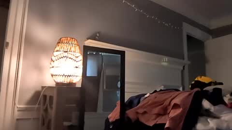 hungitalian40 online show from June 20, 2026, 10:12 pm