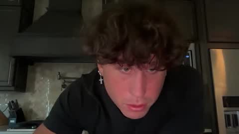 hungkingg22 online show from November 20, 2025, 2:28 pm