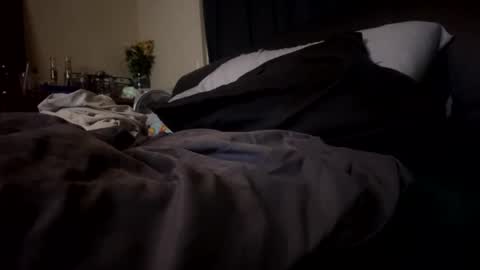 hunglong8 online show from October 3, 2025, 2:25 pm