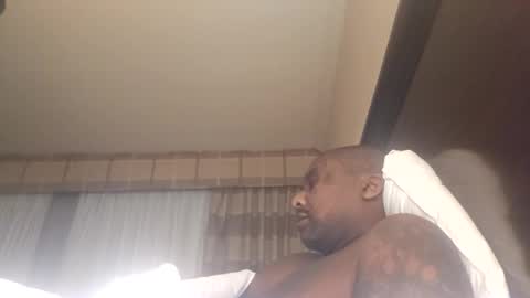 hungluv1 online show from November 11, 2025, 4:45 am