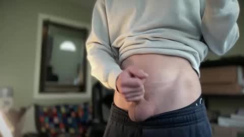 hungonthewall33 online show from April 18, 2026, 1:26 pm