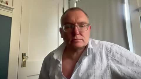 Snapshot of hungron9 chatting on November 9, 2025, 3:21 pm AARON online show from November 9, 2025, 3:21 pm