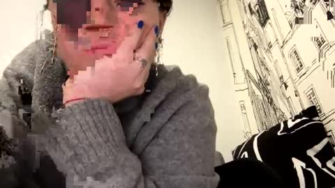 Snapshot of hungry_bunnyyyy chatting on January 15, 2025, 9:09 pm Evelyn online show from January 15, 2025, 9:09 pm