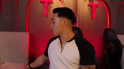 Snapshot of hunk_ryan chatting on October 5, 2025, 1:37 am hunk_ryan online show from October 5, 2025, 1:37 am