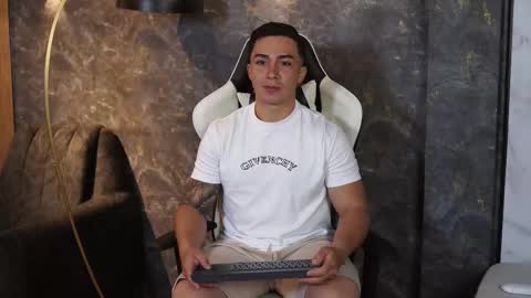 Snapshot of hunk_ryan chatting on November 11, 2025, 8:14 am hunk_ryan online show from November 11, 2025, 8:14 am