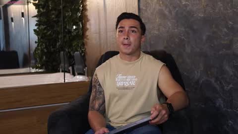 Snapshot of hunk_ryan chatting on November 18, 2025, 12:53 pm hunk_ryan online show from November 18, 2025, 12:53 pm