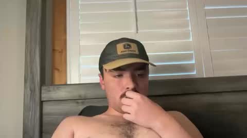 Snapshot of hunterbentleyy chatting on October 14, 2025, 10:32 pm Hunter online show from October 14, 2025, 10:32 pm