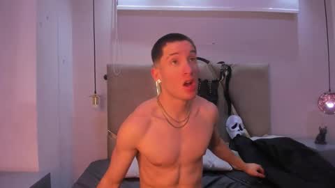 hunterheat_ online show from October 29, 2025, 6:53 pm