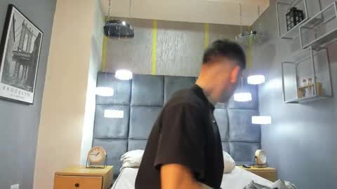 hunterheat_ online show from November 9, 2025, 11:52 am