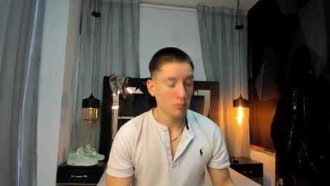 hunterheat_ online show from January 17, 2026, 11:26 am