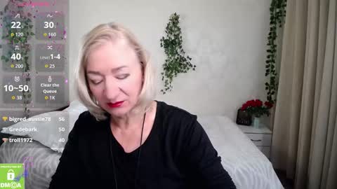 Snapshot of hunters_woman chatting on November 1, 2025, 12:12 am Irena online show from November 1, 2025, 12:12 am