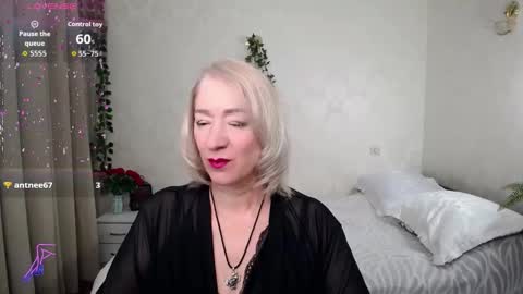 Snapshot of hunters_woman chatting on November 24, 2025, 2:06 pm Irena online show from November 24, 2025, 2:06 pm