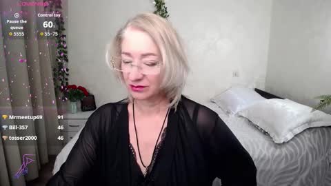 Snapshot of hunters_woman chatting on November 25, 2025, 2:11 am Irena online show from November 25, 2025, 2:11 am