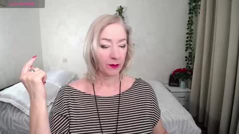 Snapshot of hunters_woman chatting on November 29, 2025, 10:35 pm Irena online show from November 29, 2025, 10:35 pm