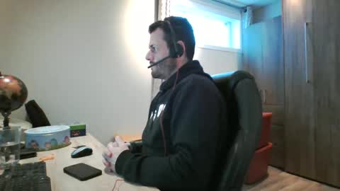 hurley7890 online show from March 12, 2025, 6:00 pm