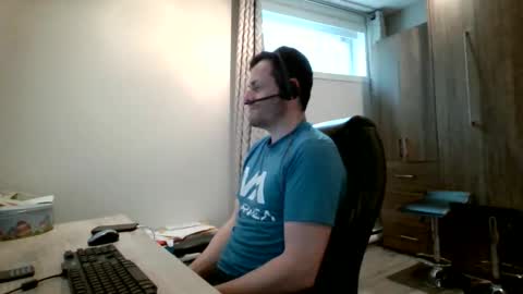 Snapshot of hurley7890 chatting on April 29, 2026, 5:30 pm hurley7890 online show from April 29, 2026, 5:30 pm