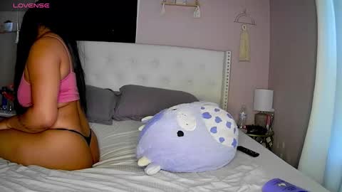 Snapshot of hxnnydrips chatting on February 6, 2026, 8:45 pm Leah online show from February 6, 2026, 8:45 pm