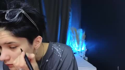 Hyeon Jin online show from March 12, 2025, 10:48 am