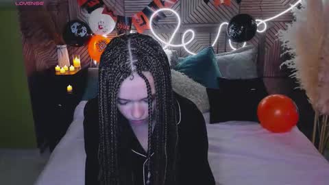 Julia online show from October 19, 2025, 9:48 pm