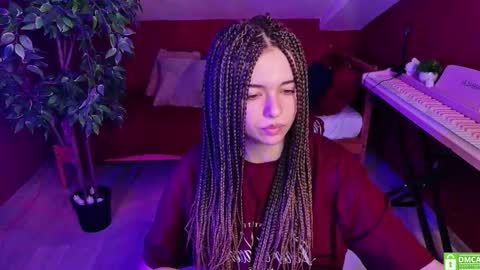 Julia online show from November 15, 2025, 8:49 pm