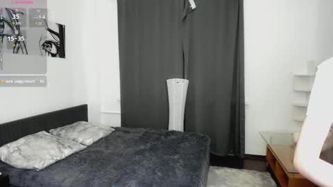 Kate online show from October 24, 2025, 1:51 pm