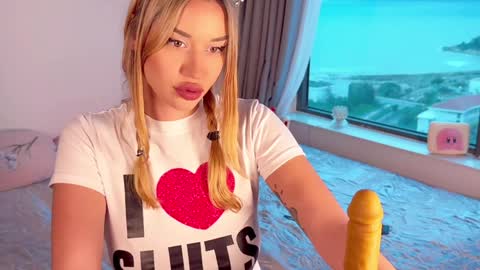 Your submissive lady 3 online show from January 15, 2025, 9:45 am