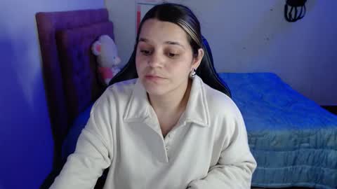 Hello Im Julieta Im 25 years old and I love being here. Thank you for visiting my living room. The only rule is that you hap online show from September 25, 2025, 2:37 am