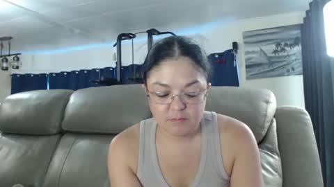 Snapshot of i_fetishize_u chatting on March 17, 2026, 5:38 pm ShortStuff online show from March 17, 2026, 5:38 pm