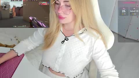 HiI am  EvaPVT is open  online show from October 10, 2025, 3:11 pm