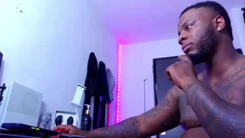 Snapshot of iam_hotbbc chatting on September 10, 2025, 3:17 am Mr H Independent model online show from September 10, 2025, 3:17 am