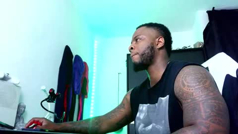 Snapshot of iam_hotbbc chatting on October 22, 2025, 2:56 am Mr H Independent model online show from October 22, 2025, 2:56 am