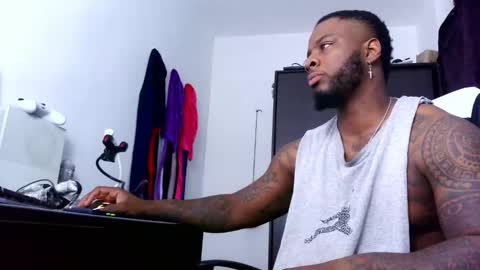 Snapshot of iam_hotbbc chatting on October 31, 2025, 3:07 am Mr H Independent model online show from October 31, 2025, 3:07 am