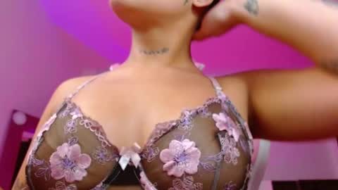 Snapshot of iam_salomex chatting on November 13, 2025, 10:25 am Salo online show from November 13, 2025, 10:25 am