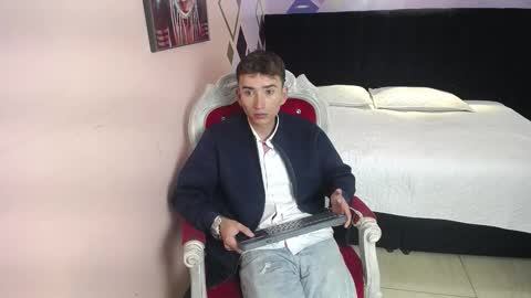 Iam Smith  online show from January 7, 2026, 1:24 pm