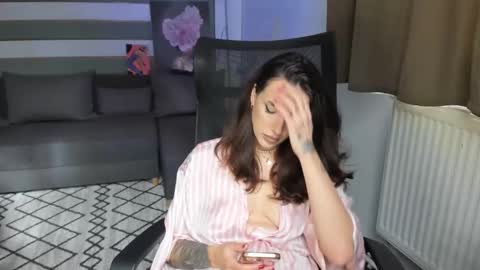 Baby Gal online show from October 18, 2025, 8:04 am