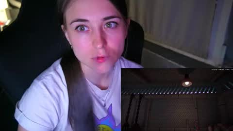 Dervindella online show from September 19, 2025, 5:02 pm