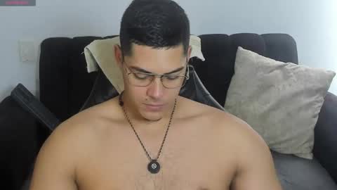 Dylan  independent model  online show from April 16, 2026, 12:39 pm