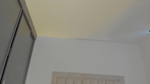 Juliiiiian online show from November 25, 2025, 11:54 am