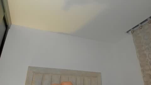 Juliiiiian online show from January 6, 2026, 11:03 am