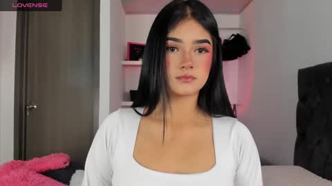 Snapshot of iamjulietaa chatting on February 21, 2025, 3:34 am online show from February 21, 2025, 3:34 am